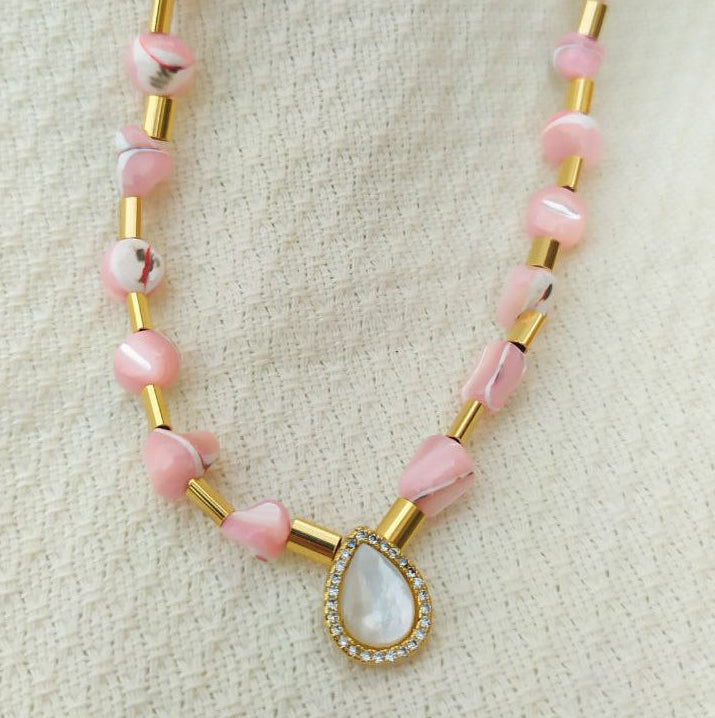 Colar Rosa Pingente gota