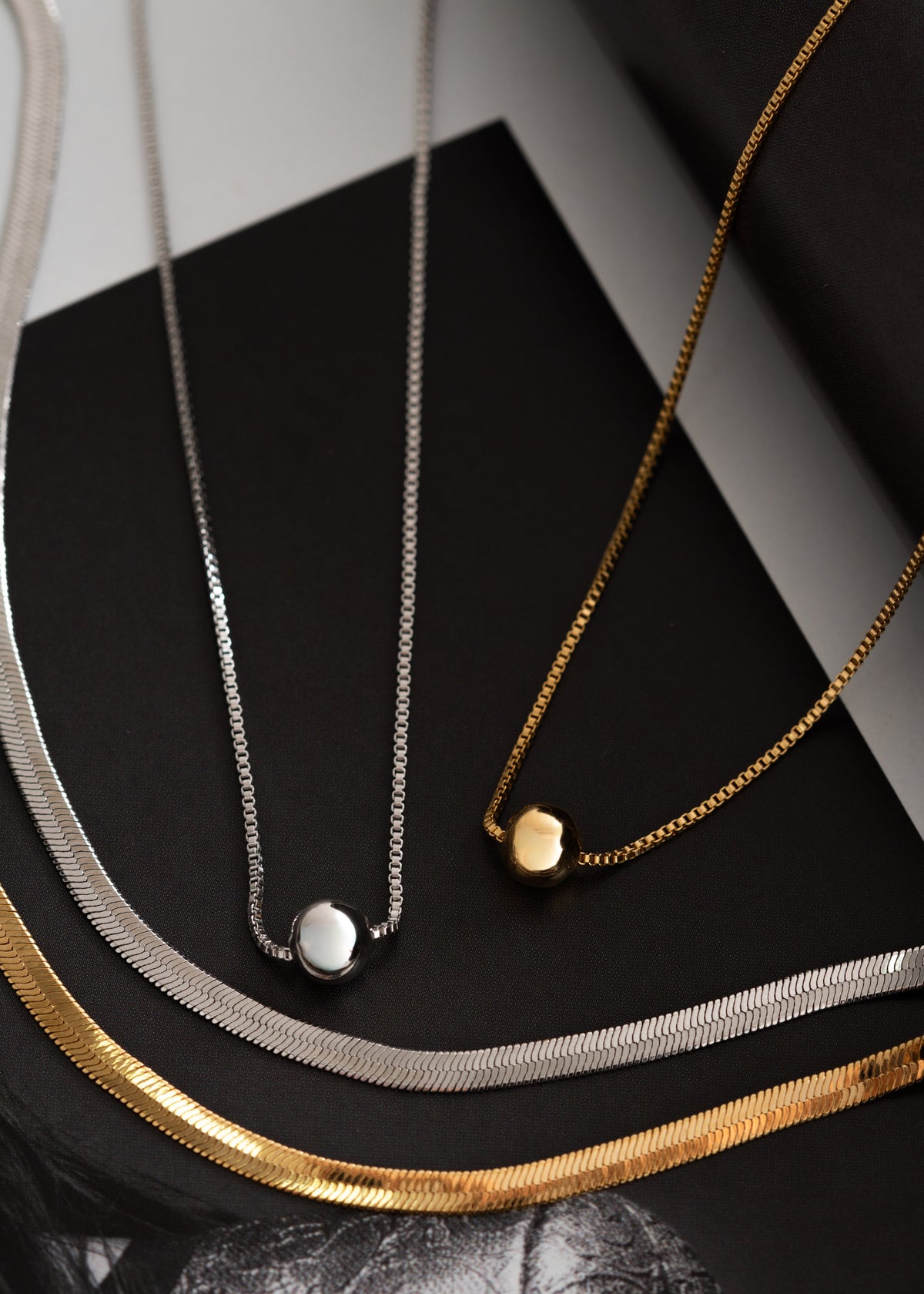 Colar Esfera dourado