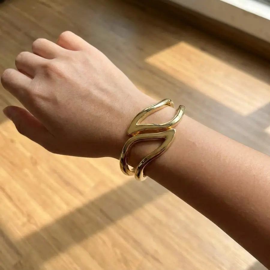 Bracelete vazado dourado