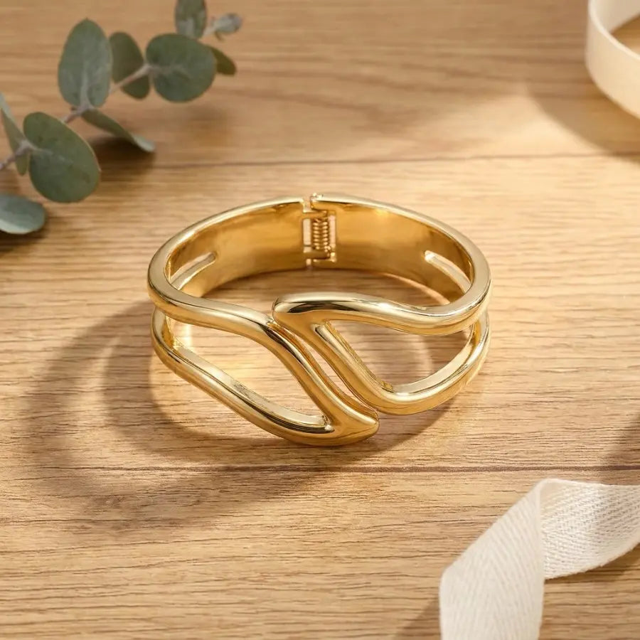 Bracelete vazado dourado